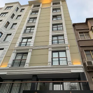 Grand Iska Palace Hotel